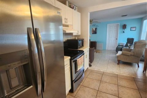 House in Bradenton Beach, Florida 3 bedrooms, 95.69 sq.m. № 1679335 - photo 14