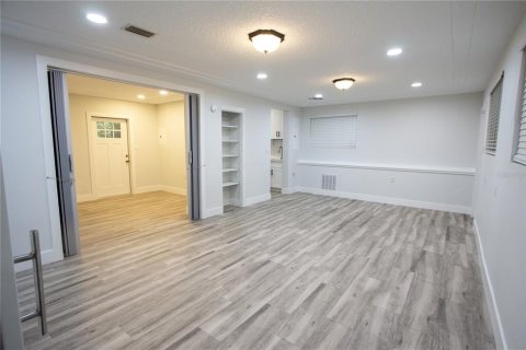 Villa ou maison à louer à Tampa, Floride: 2 chambres, 94.39 m2 № 1914832 - photo 14