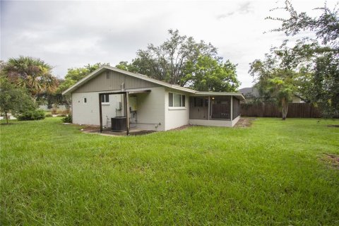 Villa ou maison à louer à Tampa, Floride: 2 chambres, 94.39 m2 № 1914832 - photo 6