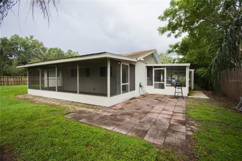 Villa ou maison à louer à Tampa, Floride: 2 chambres, 94.39 m2 № 1914832 - photo 3