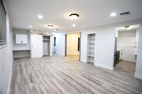 Villa ou maison à louer à Tampa, Floride: 2 chambres, 94.39 m2 № 1914832 - photo 11