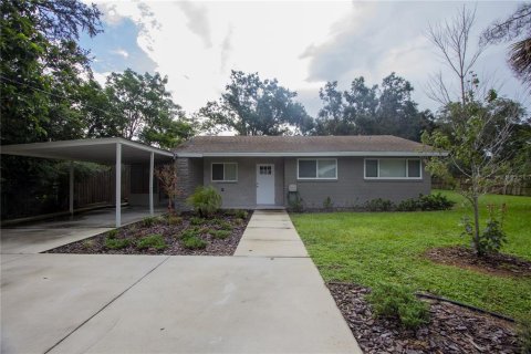 Villa ou maison à louer à Tampa, Floride: 2 chambres, 94.39 m2 № 1914832 - photo 1