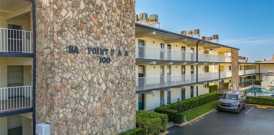 Condominio en Saint Petersburg, Florida, 1 dormitorio № 1750950