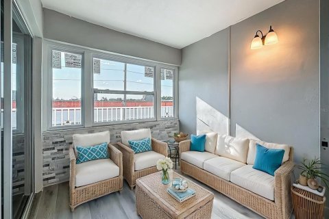 Condo in Saint Petersburg, Florida, 1 bedroom  № 1750950 - photo 10