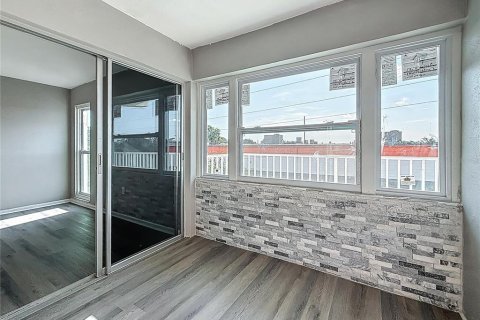 Condo in Saint Petersburg, Florida, 1 bedroom  № 1750950 - photo 22