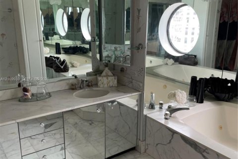 Condominio en venta en Aventura, Florida, 3 dormitorios, 212.75 m2 № 2424805 - foto 13