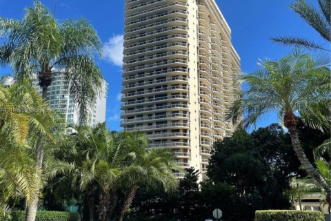 Condominio en venta en Aventura, Florida, 3 dormitorios, 212.75 m2 № 2424805 - foto 2