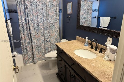 Купить виллу или дом в Пемброк-Пайнс, Флорида 4 спальни, 210.98м2, № 2029569 - фото 25