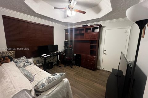 Купить виллу или дом в Пемброк-Пайнс, Флорида 4 спальни, 210.98м2, № 2029569 - фото 12