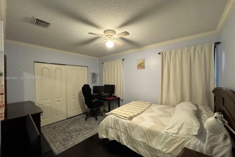 Купить виллу или дом в Пемброк-Пайнс, Флорида 4 спальни, 210.98м2, № 2029569 - фото 22