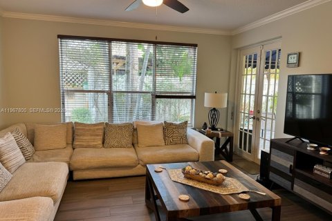 Купить виллу или дом в Пемброк-Пайнс, Флорида 4 спальни, 210.98м2, № 2029569 - фото 10