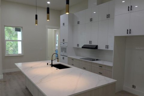 House in Port Charlotte, Florida 3 bedrooms, 192.12 sq.m. № 1796083 - photo 13