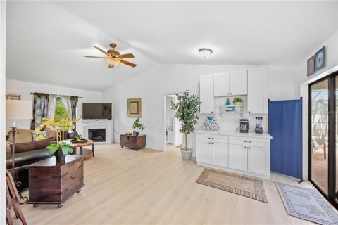 Casa en venta en Port Charlotte, Florida, 3 dormitorios, 169.83 m2 № 2386594 - foto 16