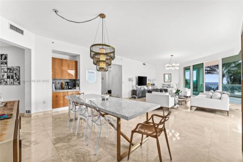 Condo in Sunny Isles Beach, Florida, 4 bedrooms  № 2013651 - photo 9