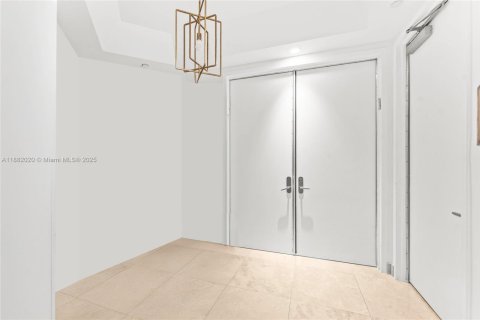 Condo in Sunny Isles Beach, Florida, 4 bedrooms  № 2013651 - photo 2