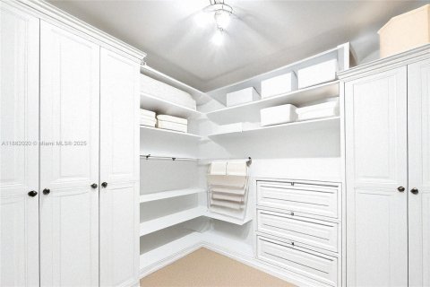 Condo in Sunny Isles Beach, Florida, 4 bedrooms  № 2013651 - photo 18