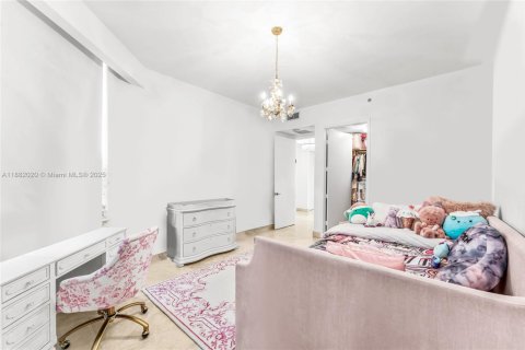 Condo in Sunny Isles Beach, Florida, 4 bedrooms  № 2013651 - photo 26