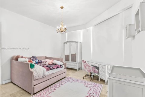 Condo in Sunny Isles Beach, Florida, 4 bedrooms  № 2013651 - photo 25