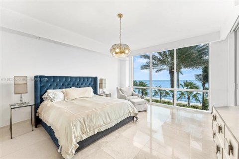 Condo in Sunny Isles Beach, Florida, 4 bedrooms  № 2013651 - photo 16