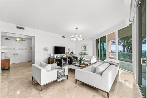 Condo in Sunny Isles Beach, Florida, 4 bedrooms  № 2013651 - photo 7