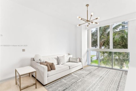 Condo in Sunny Isles Beach, Florida, 4 bedrooms  № 2013651 - photo 23