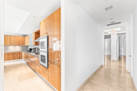 Condo in Sunny Isles Beach, Florida, 4 bedrooms  № 2013651 - photo 12