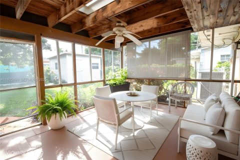Casa en venta en Miami, Florida, 3 dormitorios, 161.19 m2 № 1984316 - foto 26