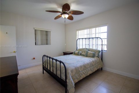 Casa en venta en Miami, Florida, 3 dormitorios, 161.19 m2 № 1984316 - foto 20
