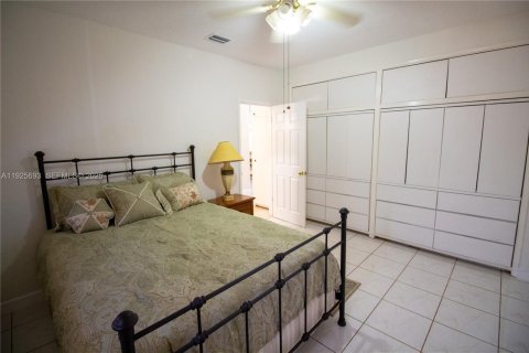 Casa en venta en Miami, Florida, 3 dormitorios, 161.19 m2 № 1984316 - foto 25