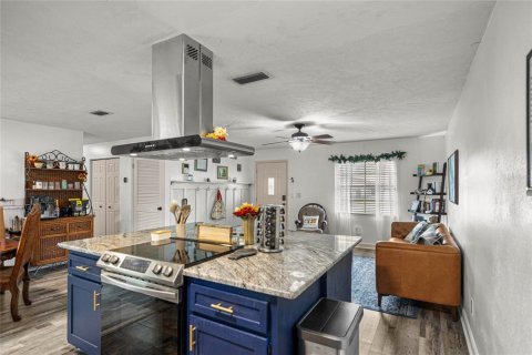 House in Ocala, Florida 4 bedrooms, 136.94 sq.m. № 1909647 - photo 9