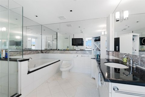 Copropriété à louer à Miami Beach, Floride: 1 chambre, 72.19 m2 № 2168765 - photo 5