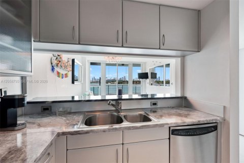 Copropriété à louer à Miami Beach, Floride: 1 chambre, 72.19 m2 № 2168765 - photo 10