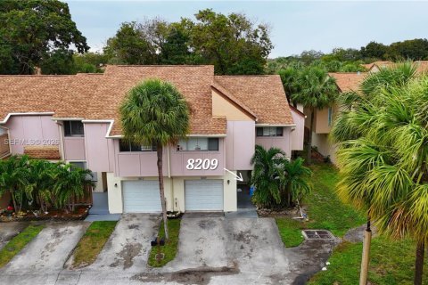Touwnhouse à vendre à Plantation, Floride: 4 chambres, 193.24 m2 № 2091215 - photo 4