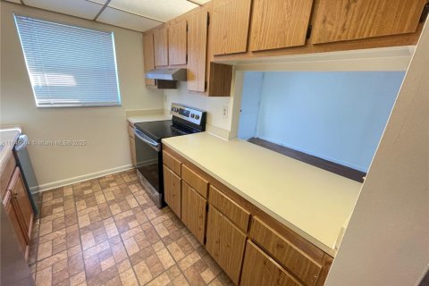 Condo in West Palm Beach, Florida, 1 bedroom  № 1840760 - photo 6