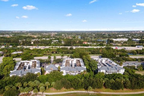 Condo in West Palm Beach, Florida, 1 bedroom  № 1840760 - photo 24