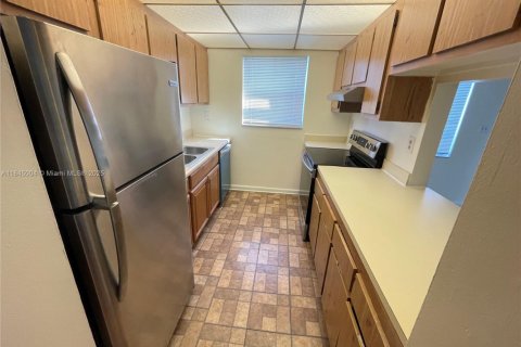 Condo in West Palm Beach, Florida, 1 bedroom  № 1840760 - photo 8