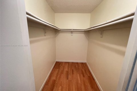 Condo in West Palm Beach, Florida, 1 bedroom  № 1840760 - photo 11
