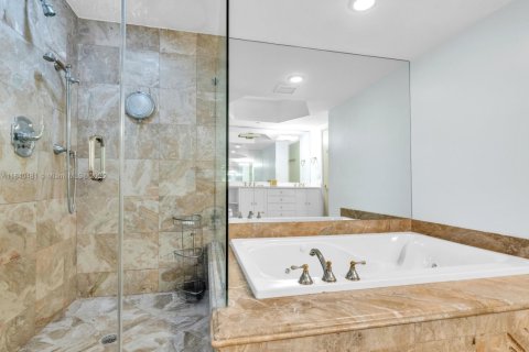 Copropriété à vendre à Bal Harbour, Floride: 3 chambres, 162.58 m2 № 1940772 - photo 29