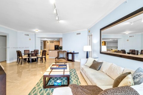 Copropriété à vendre à Bal Harbour, Floride: 3 chambres, 162.58 m2 № 1940772 - photo 19