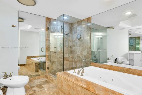 Copropriété à vendre à Bal Harbour, Floride: 3 chambres, 162.58 m2 № 1940772 - photo 28