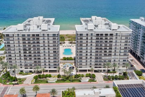 Copropriété à vendre à Bal Harbour, Floride: 3 chambres, 162.58 m2 № 1940772 - photo 2