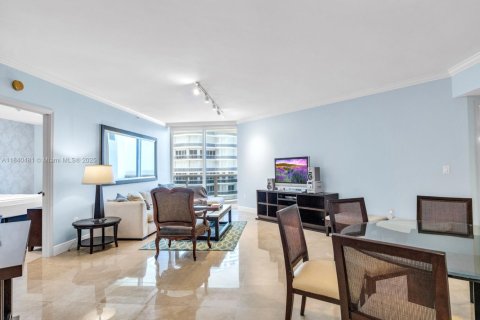 Copropriété à vendre à Bal Harbour, Floride: 3 chambres, 162.58 m2 № 1940772 - photo 16