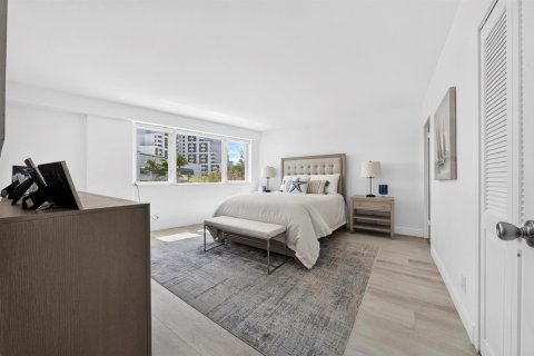 Condominio en venta en Fort Lauderdale, Florida, 1 dormitorio, 109.53 m2 № 2340460 - foto 16