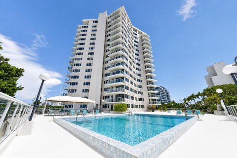 Condominio en venta en Fort Lauderdale, Florida, 1 dormitorio, 109.53 m2 № 2340460 - foto 2