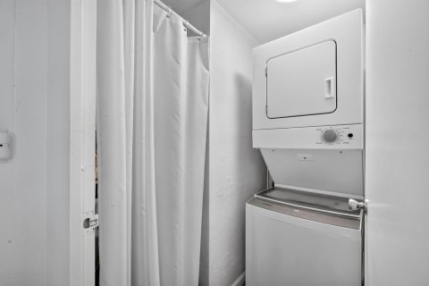 Condominio en venta en Fort Lauderdale, Florida, 1 dormitorio, 109.53 m2 № 2340460 - foto 25