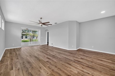 House in Leesburg, Florida 3 bedrooms, 148.74 sq.m. № 2215798 - photo 6