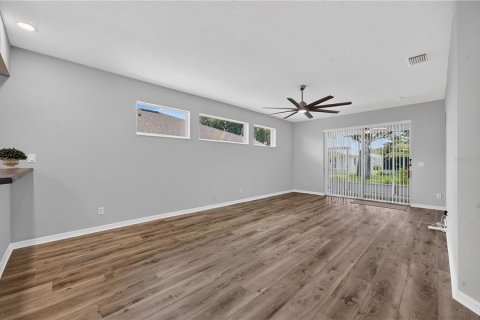 House in Leesburg, Florida 3 bedrooms, 148.74 sq.m. № 2215798 - photo 5