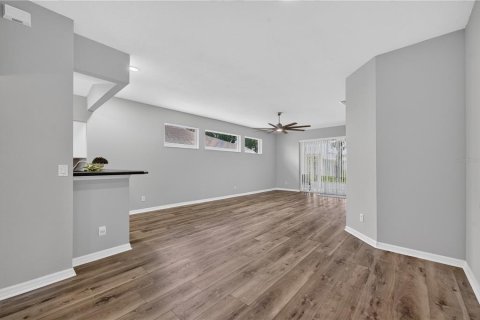 House in Leesburg, Florida 3 bedrooms, 148.74 sq.m. № 2215798 - photo 10