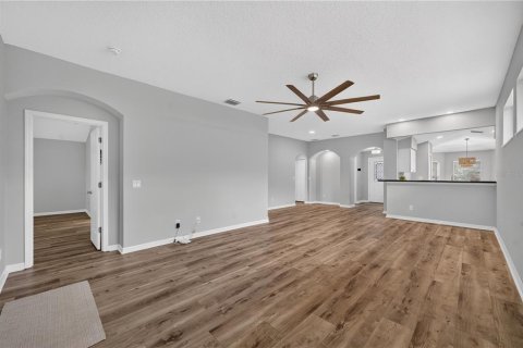 House in Leesburg, Florida 3 bedrooms, 148.74 sq.m. № 2215798 - photo 7