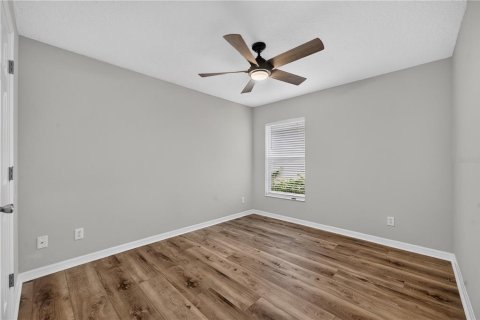 House in Leesburg, Florida 3 bedrooms, 148.74 sq.m. № 2215798 - photo 27